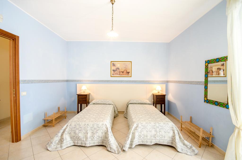 B&B Iris Laterza Habitación foto