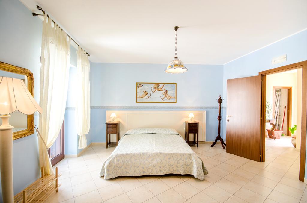 B&B Iris Laterza Habitación foto