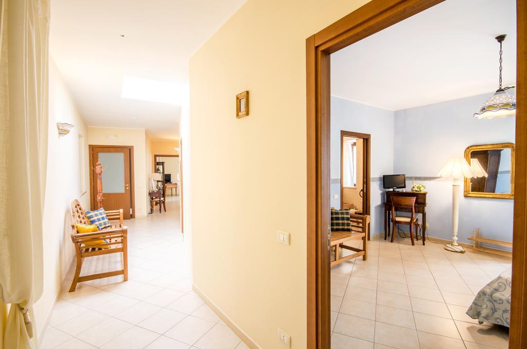 B&B Iris Laterza Habitación foto